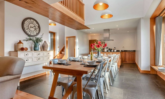 Great Tew Cabaña | Luxuriously presented holiday cottage in the Cotswolds - Yew Barn & The Cottage