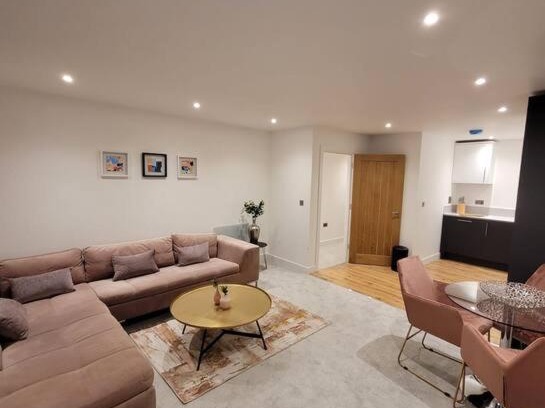 Wainscot Casa | Luxury 1 Bed Flat In The Heart Of Rochester