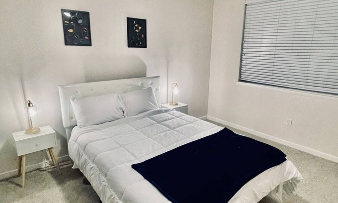 Downtown Baltimore Apartamento | Luxury 1 BR 1 BA w/Pool, Gym & Parking