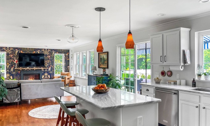 Thompson Ridge Casa | Luxury 10-acre Estate - Heated Pool - Sauna - Fire Pit - Playground - Trail