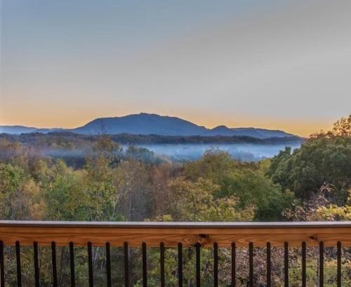 Sevierville Casa | Luxury 12-Bedroom Cabin with Indoor Pool, Hot tub & Movie Theater, Sleeps 36