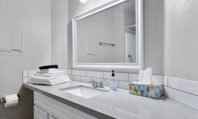Peaceful Valley Apartamento | Luxury 1B1B Oldtown Scottsdale Free Parking