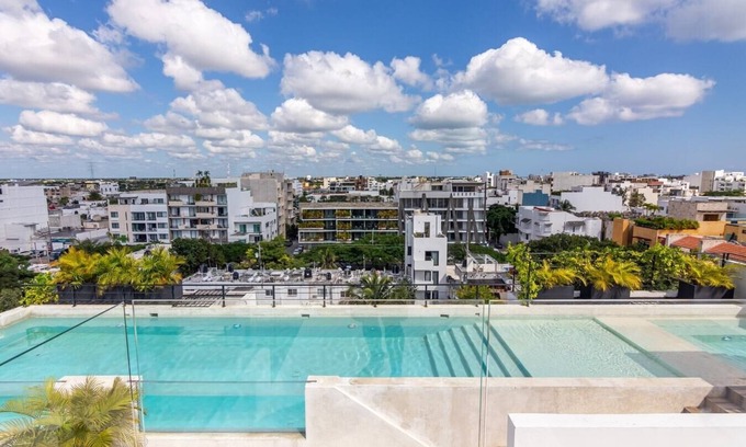 Tohoku Apartamento | Luxury 1BD Condo 3 blk from 5th Ave W/PoolandParking