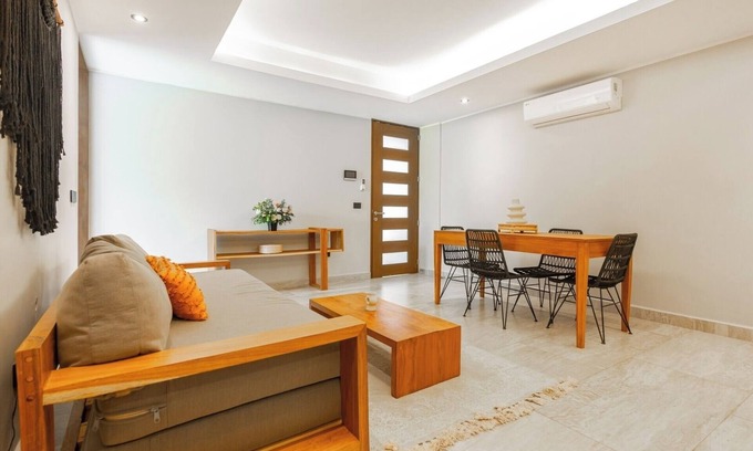 Tohoku Apartamento | Luxury 1BD Condo 3 blk from 5th Ave W/PoolandParking