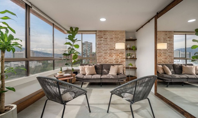 La Aguacatala Apartamento | Alcazar Oviedo 502 · Luxury 1BR Apartment near Oviedo with AC