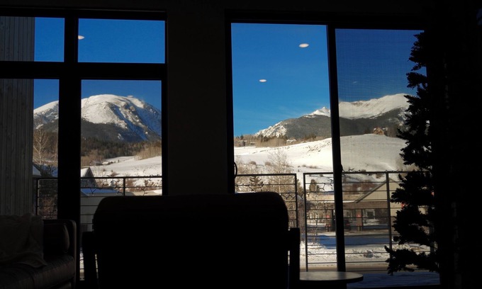 Willow Grove Condominio | Luxury 2-bedroom Condo on the Blue River in Silverthorne