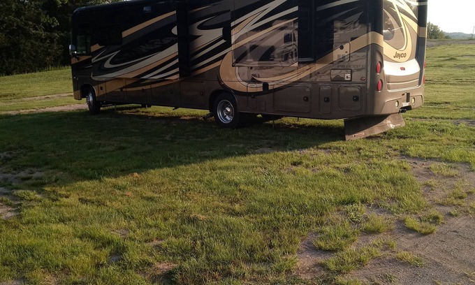 Woodbury Casa | Luxury 2-bedroom RV in fabulous Woodbury with WiFi, AC