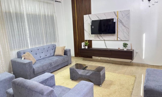 Accra Condominio | Luxury 2-Bedroom Suite in Lapaz/New Achimota