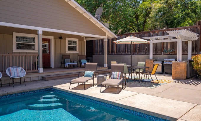 Paso Robles Casa | ¡2 cuadras de lujo / Downtown Square con PISCINA!