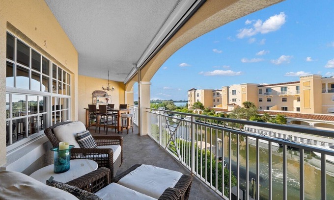 Osprey Condominio | Luxury 2 BR Condo on the water located between Sarasota and Venice, Florida.