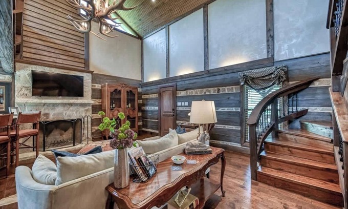 Fredericksburg Cabina | Luxury 23-ac Ranch Casita With Hot tub