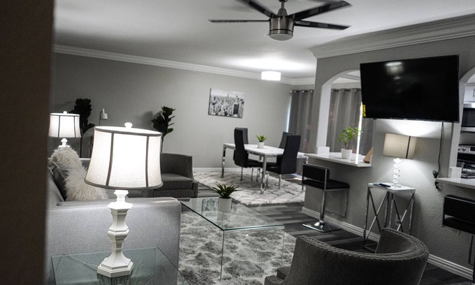 Grand Prairie Condominio | Luxury 2bd 2bth Condo w/King /2 separate twin beds