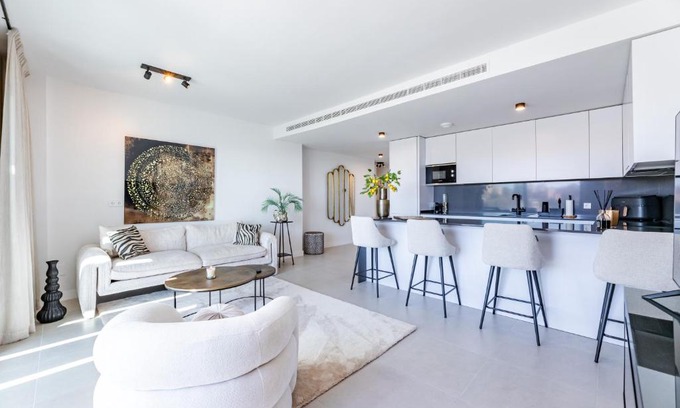 Mijas Apartamento | Luxury 2BD Flat - Pools - Parking - Spa - Gym