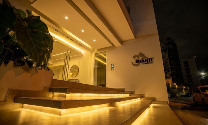 Evaristo Morales Apartamento | Luxury 2Bedr, 2 Balcony Pool, Gym, Downtown Santo Domingo