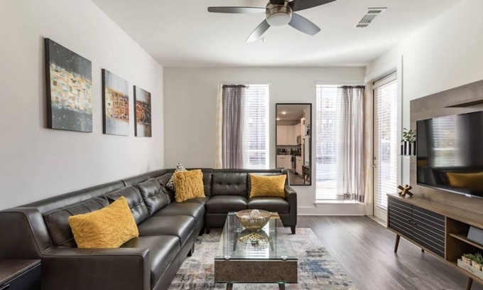 Peoplestown Apartamento | Luxury 2BR/2BA APT w/Gym, Pool & Free Parking