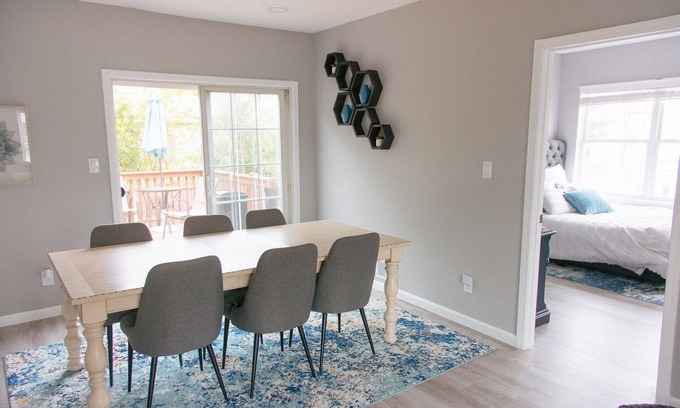 East Rutherford Casa | Luxury 2BR+ with BEAUTIFUL NYC views