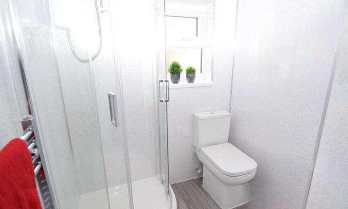 Stoke-on-Trent Casa | Luxury 3 Bed Apartment - Close to Alton Towers