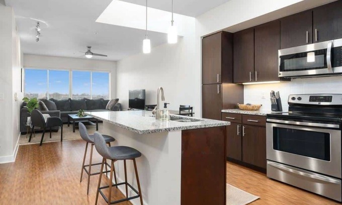 Grandview Heights Apartamento | Luxury 3-Bed Near Downtown