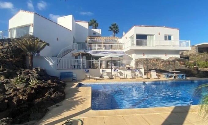 El Cotillo Villa | Villa de lujo de 3 dormitorios con gran piscina climatizada en fuerteventura