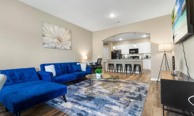 Melbourne Apartamento | Luxury 3 Bedroom/2 Bathroom Condo in Melbourne FL with Pool, Gym and Laundry