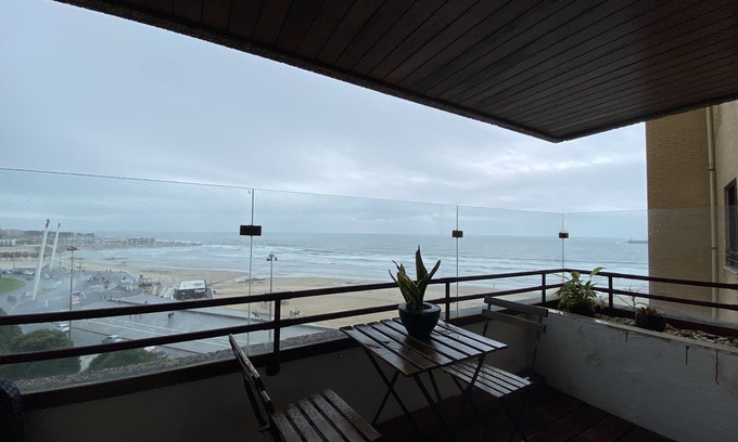 Aldoar Apartamento | Luxury 3 bedroom beach front flat