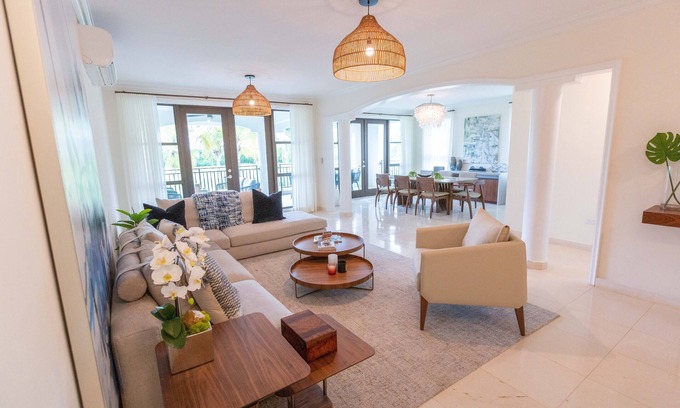 Zarzal Condominio | Luxury 3 Bedroom Coco Beach Condo