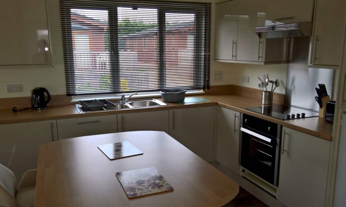King's Lynn Casa | Three Bedroom Lodge 12