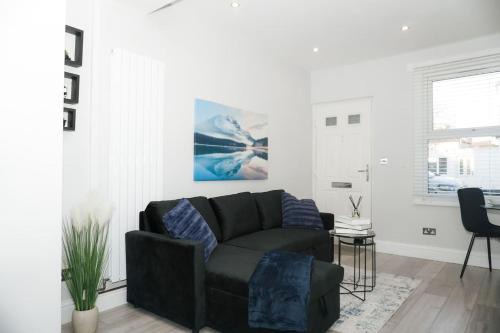 Dartford Apartamento | Luxury 3-Bedroom Home , with Free parking