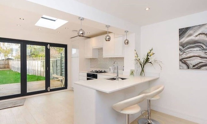 Plaistow and Sundridge Casa | Luxury 3 Bedroom House in Bromley, South East London