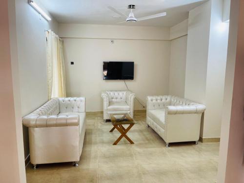 Dhaka Apartamento | Luxury 3 BR AC WiFi APT in Uttara