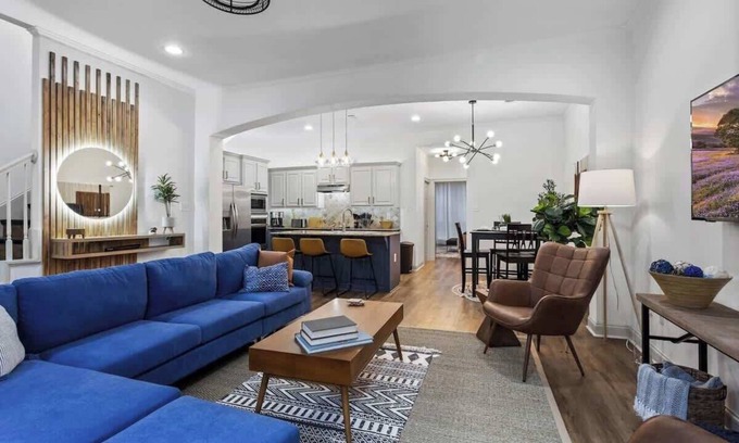 South Baton Rouge Casa | Luxury 3 Kings, Fully Equipped, near LSU