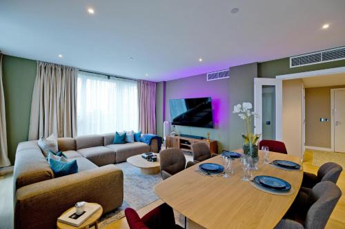 London Borough of Hounslow Apartamento | Luxury 360 Penthouse with gym & parking