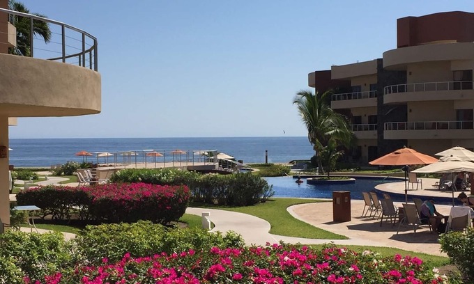 Isla Navidad Condominio | LUXURY 3br BEACH FRONT VACATION PROPERTIES