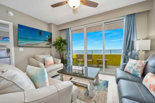 Brush - Stewarts Casa | Luxury 3BR Beach Villa Ocean Walk Resort Daytona