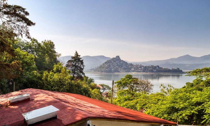 El Santuario Cabina | Luxury 3BR Cabin, Lakeview in Valle de Bravo