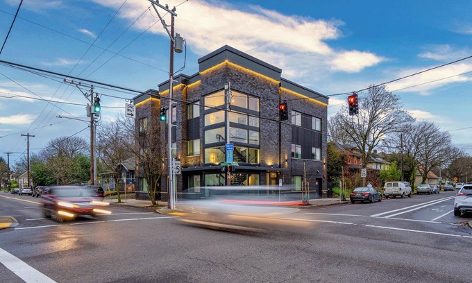 Humboldt Apartamento | Luxury 3BR Condo Alberta + Mississippi Eats