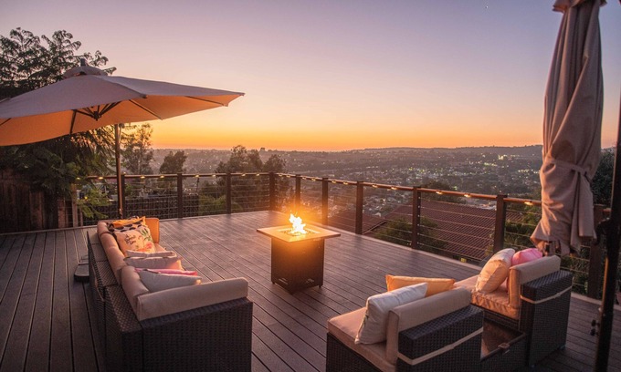 La Presa Casa | Luxury 3BR Home + Hot Tub & Large Deck Sunset View