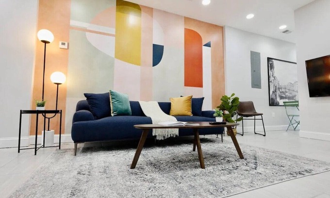 Petworth Apartamento | Luxury 3BR & Parking in Central DC - Steps to Metro