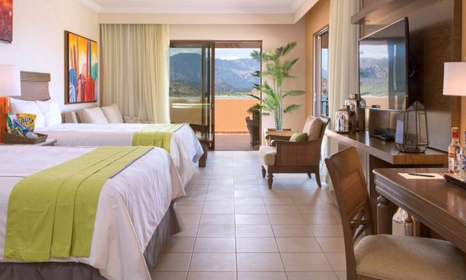 Loreto Apartamento | Luxury 3BR Penthouse in Loreto with Stunning Views & Golf Access