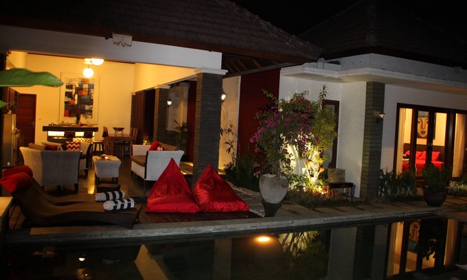 Nakula Villa | Villa de lujo 3BR cerca de la playa Double Six