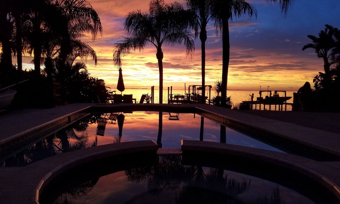 Crystal Beach Casa | Justo en el Golfo de México (Casa privada 4/3): muelle privado, piscina y jacuzzi.