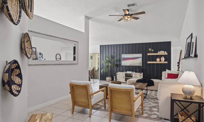 Indian Point Casa | Luxury 4 BD with fully-fenced + heated private pool! King Bed, Xbox + Game Room!