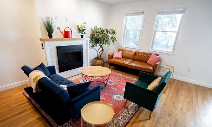 Porter Square Casa | Luxury 4 Bedroom Modern Townhouse Close to Harvard w/ Parking