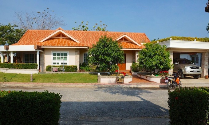 Kram Villa | Villa de lujo de 4 dormitorios con vista al jardín