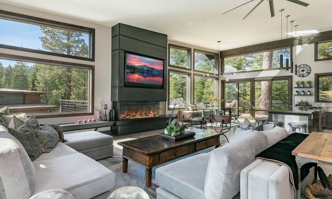 Ponderosa Palisades Casa | Luxury 4-Bedroom with ensuite bathrooms Mountain Retreat in Schaffer’s Mill