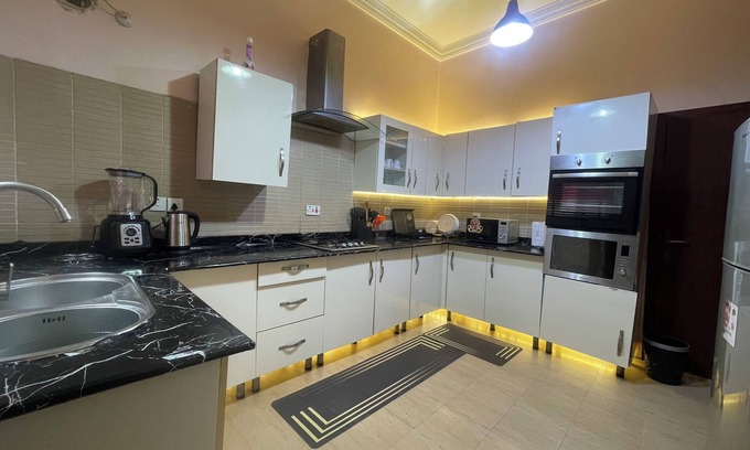 Lagos Casa | Luxury 4 BR Apt w Parking, Hot Tub, Magodo Estate