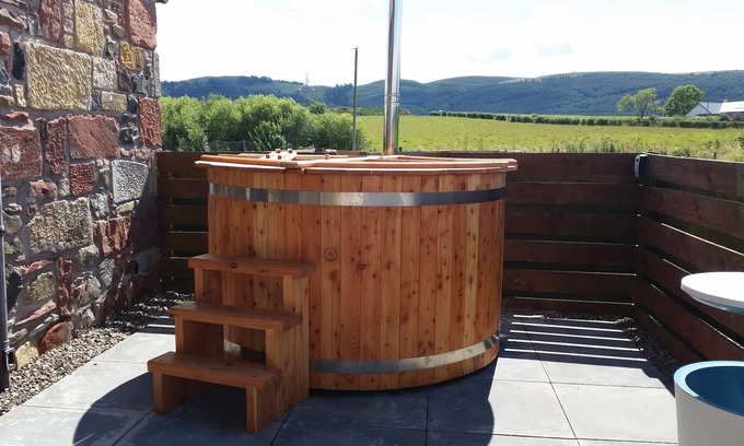 Perth Cabaña | Cabañas de lujo de 4 * con bañera de hidromasaje de uso privado en el hermoso valle de Perthshire