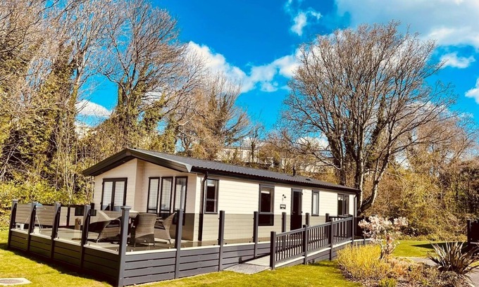 Paignton Cabina | Luxury 4 person Holiday Lodge at Hoburne South Devon
