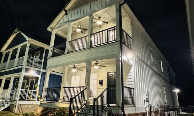 Augusta Casa | Luxury 4B/4.5b Home, EV Charger, deck by MCG #2