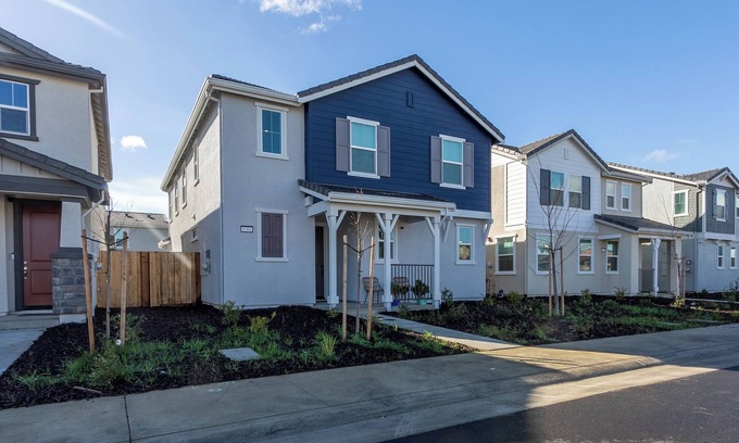 Elk Grove Casa | Luxury 4BR/3BA Retreat Near Casino, Parks & Fine Dining! Book Your Stay Now!